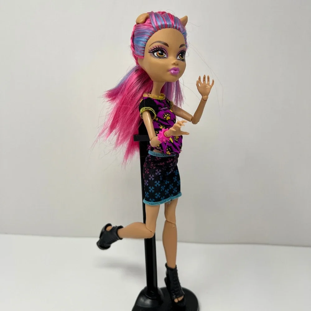 Mattel Monster High Howleen Wolf Creepateria Doll 10.5 Inch Pink Werewolf G1